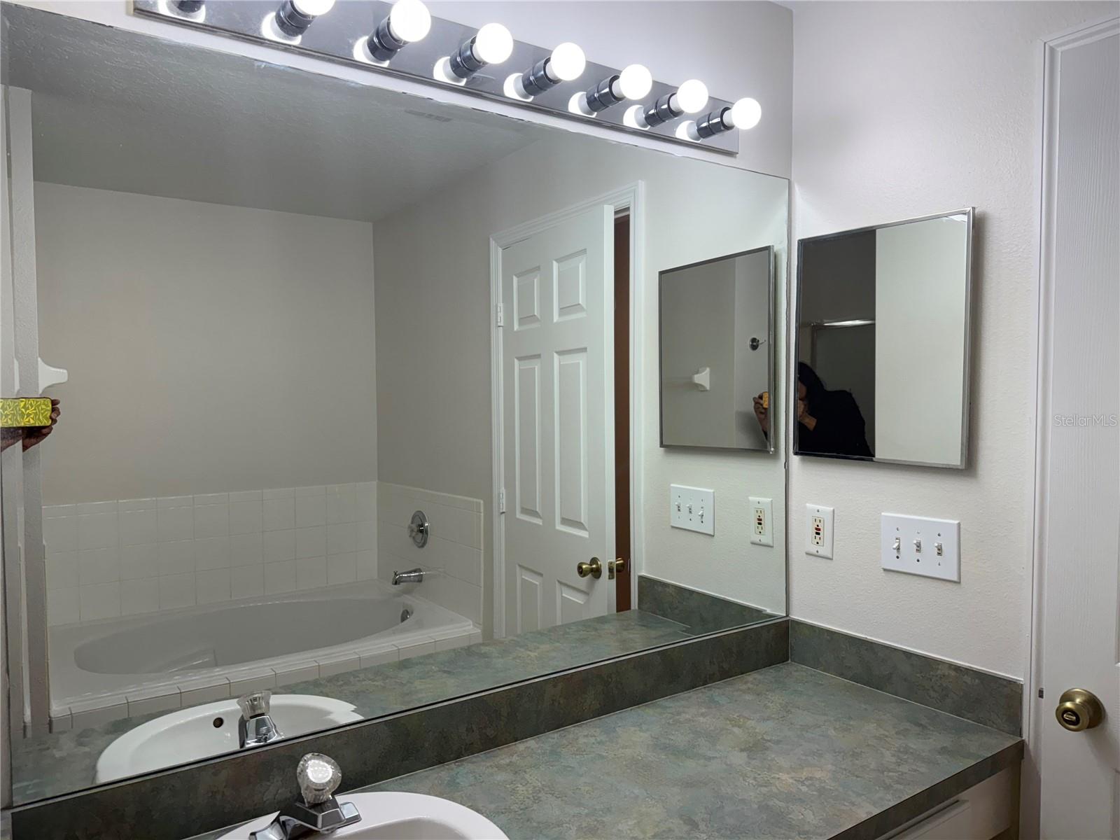 Image 13 of 24 For 122 Brightview Drive