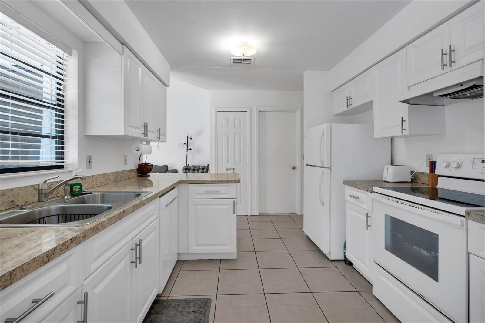 Image 10 of 24 For 2416 Morgan Point Boulevard