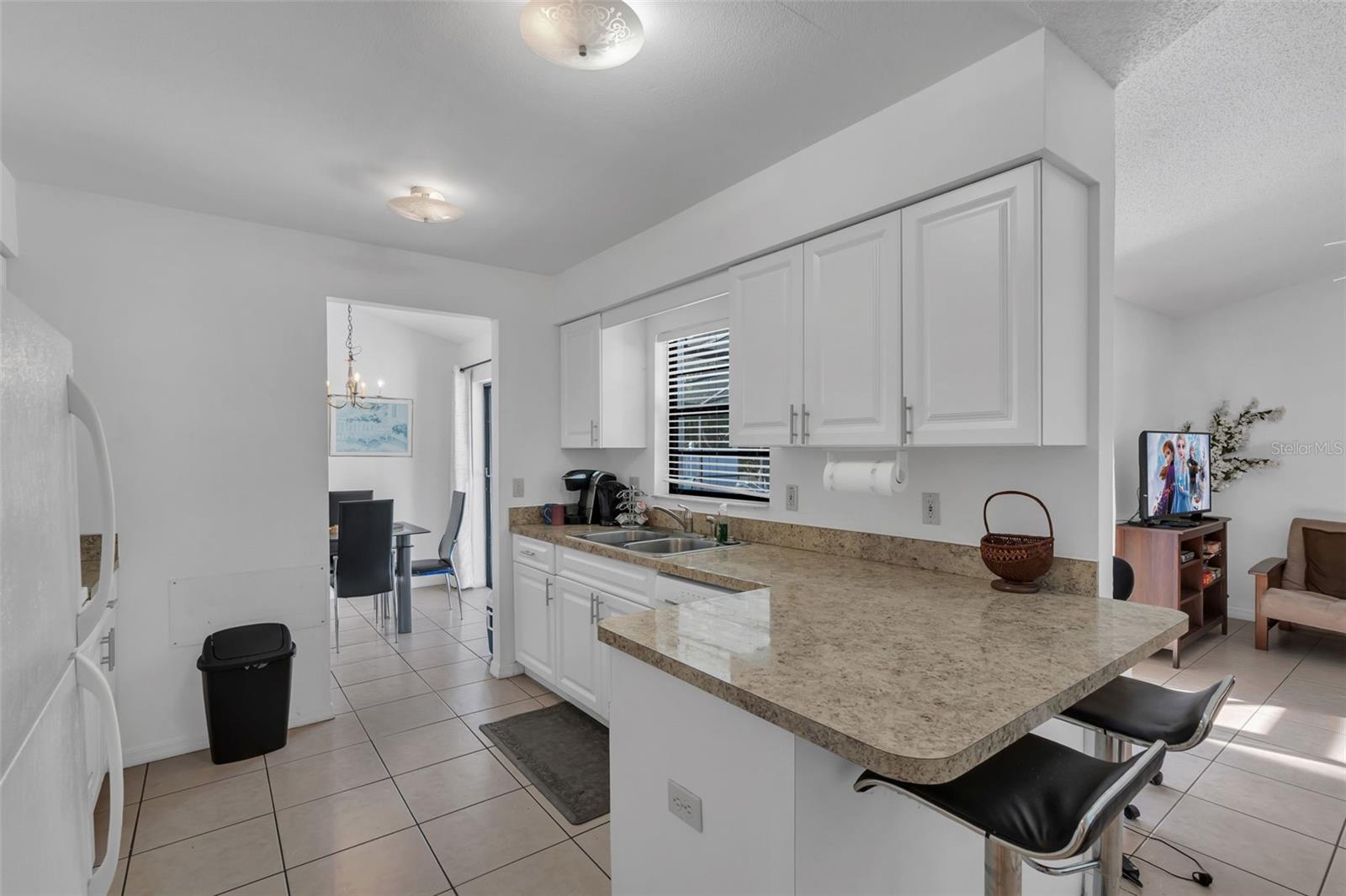 Image 9 of 24 For 2416 Morgan Point Boulevard