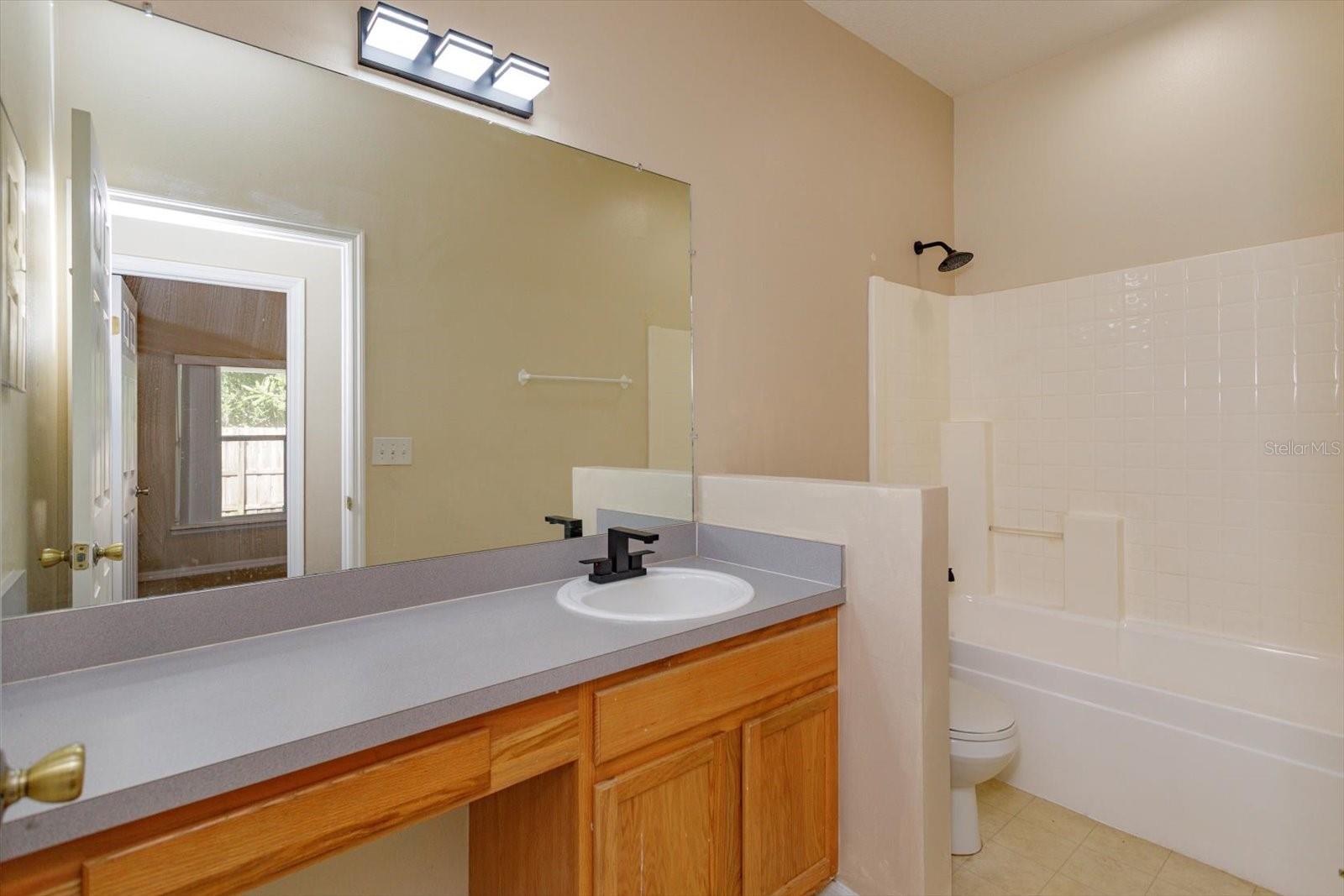 Image 19 of 25 For 451 Wellesly Street