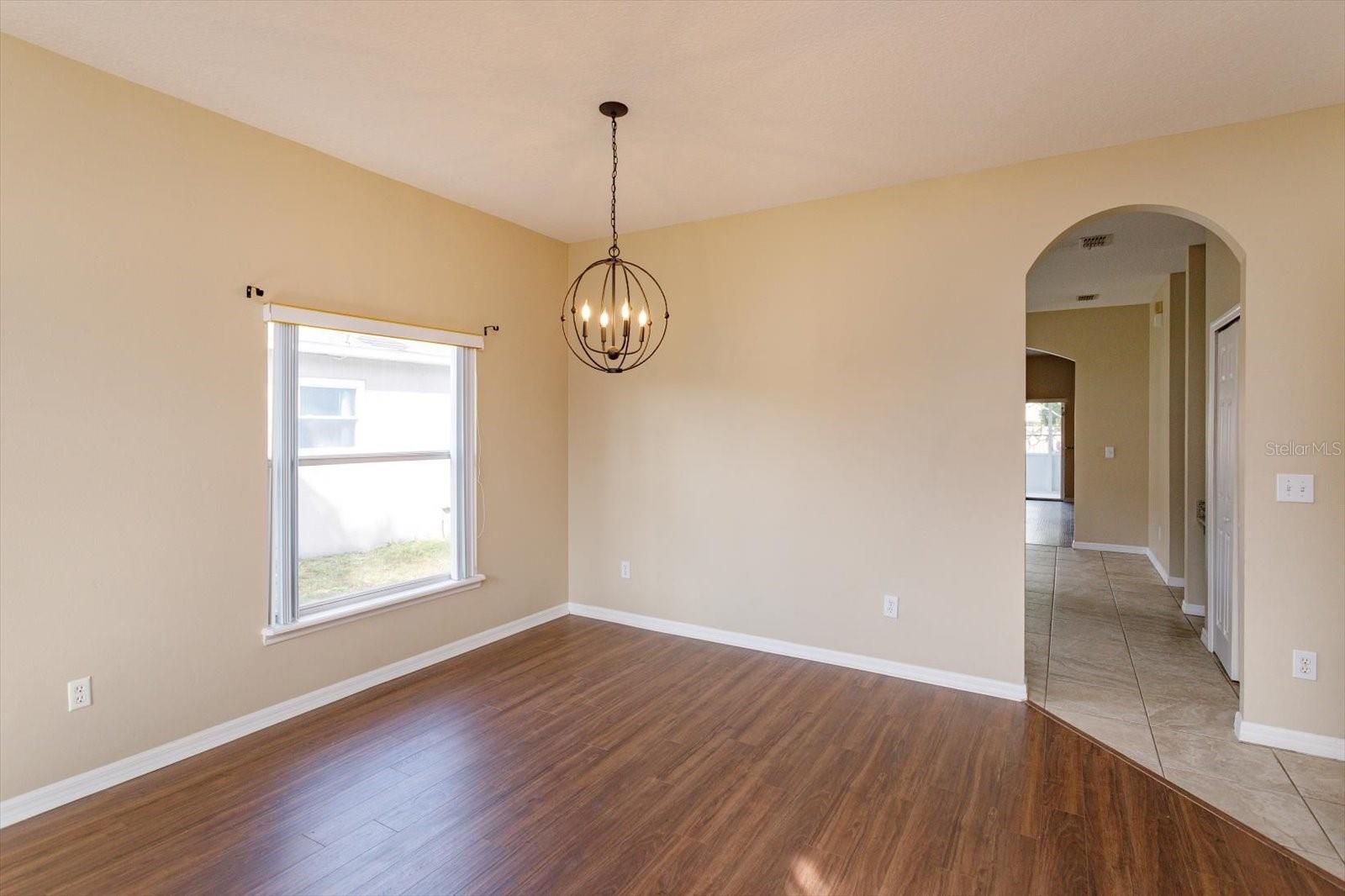 Image 5 of 25 For 451 Wellesly Street