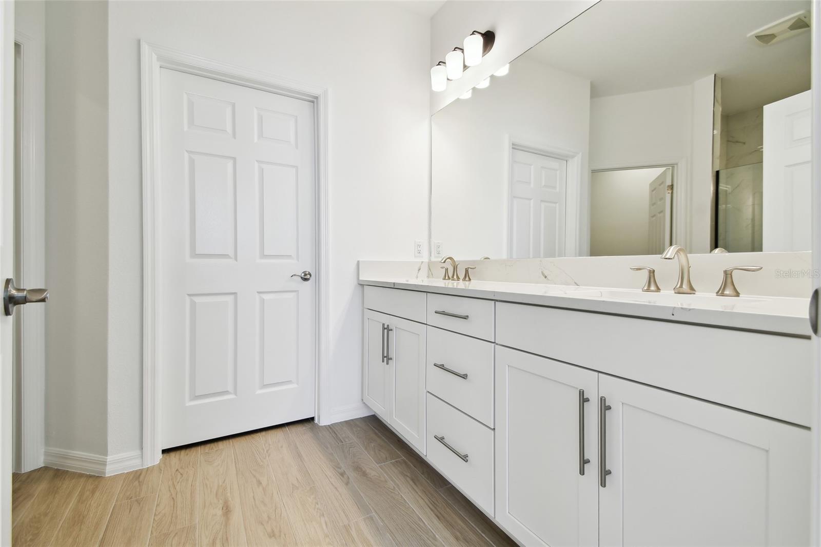 Image 15 of 44 For 18071 Cherished Loop