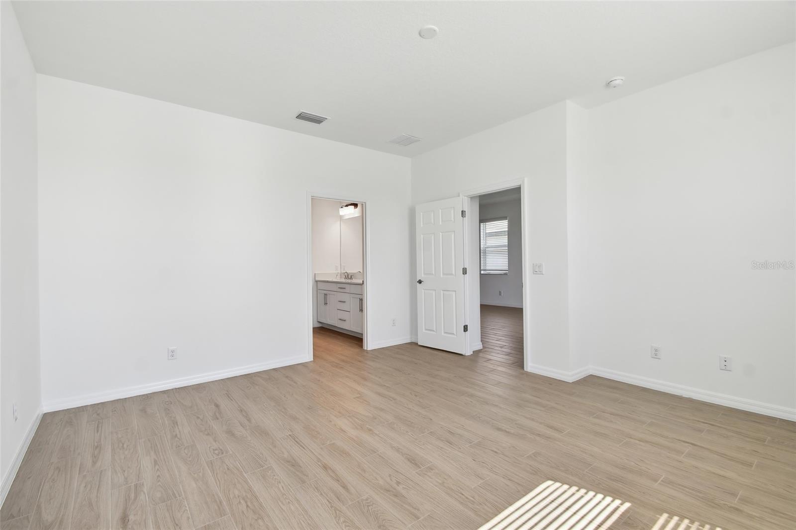 Image 17 of 44 For 18071 Cherished Loop