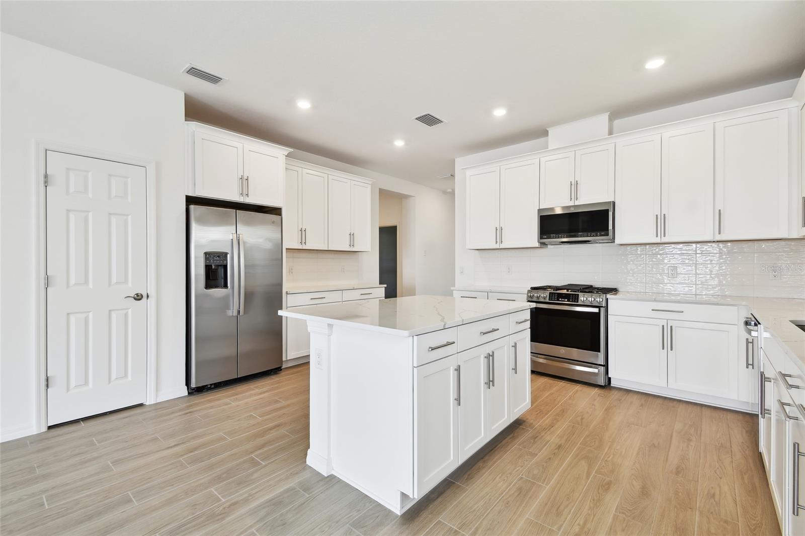 Image 8 of 44 For 18071 Cherished Loop