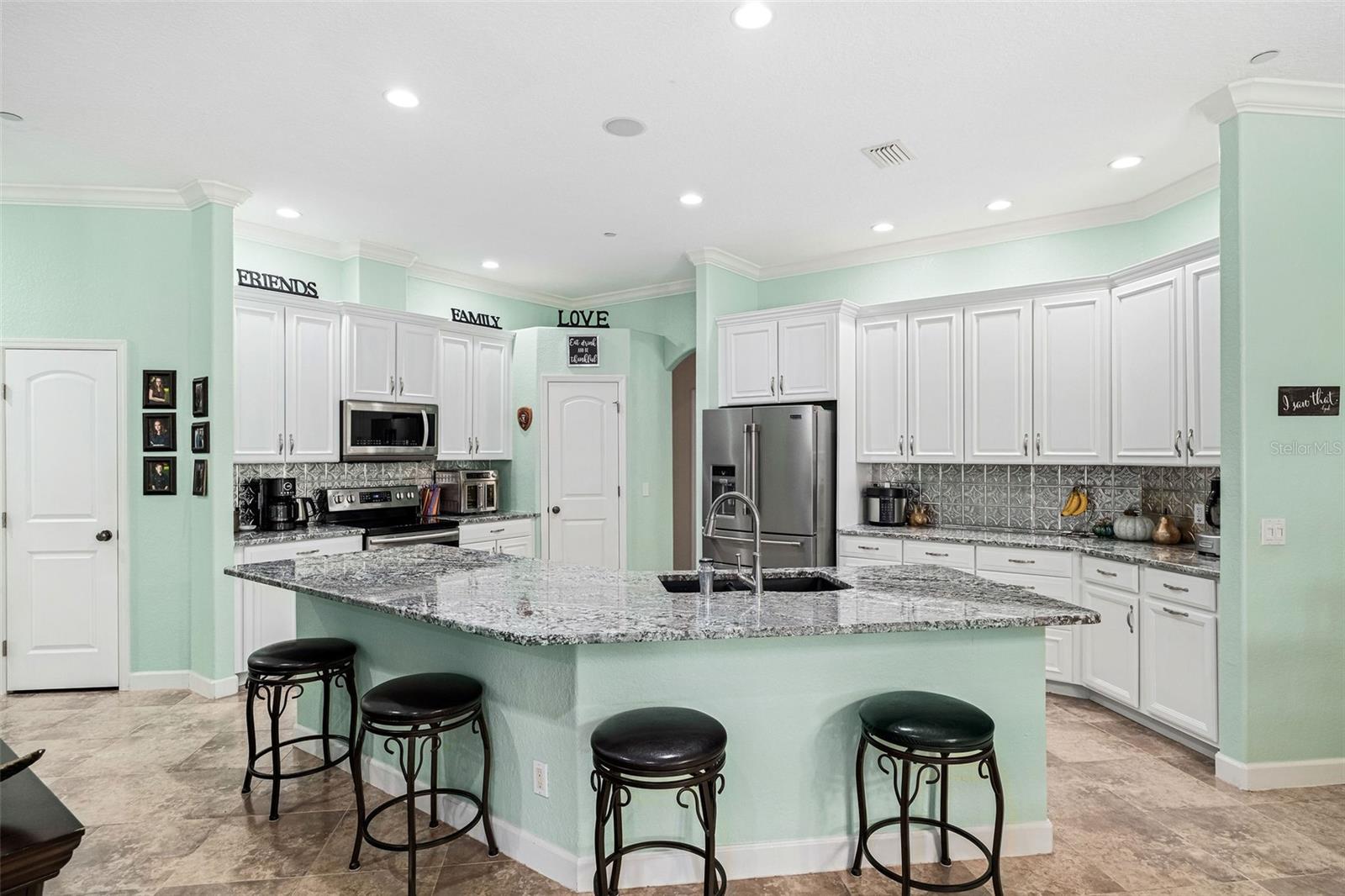 Image 14 of 42 For 36752 Nashua Boulevard