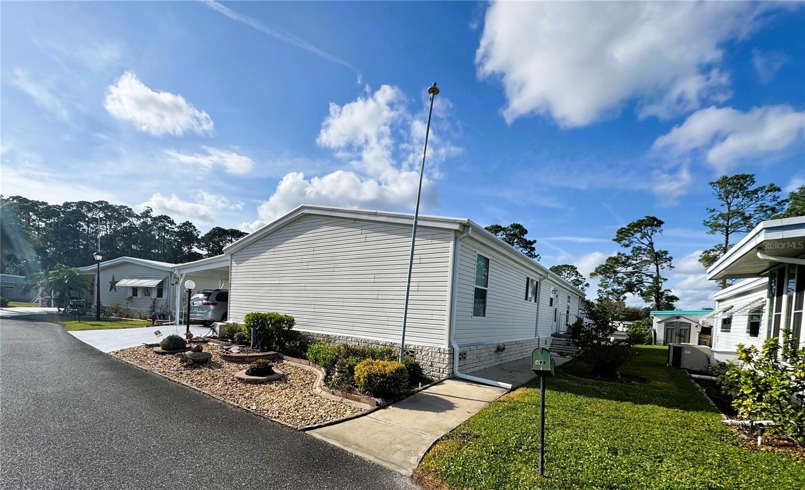 Image 4 of 65 For 107 Hibiscus Way