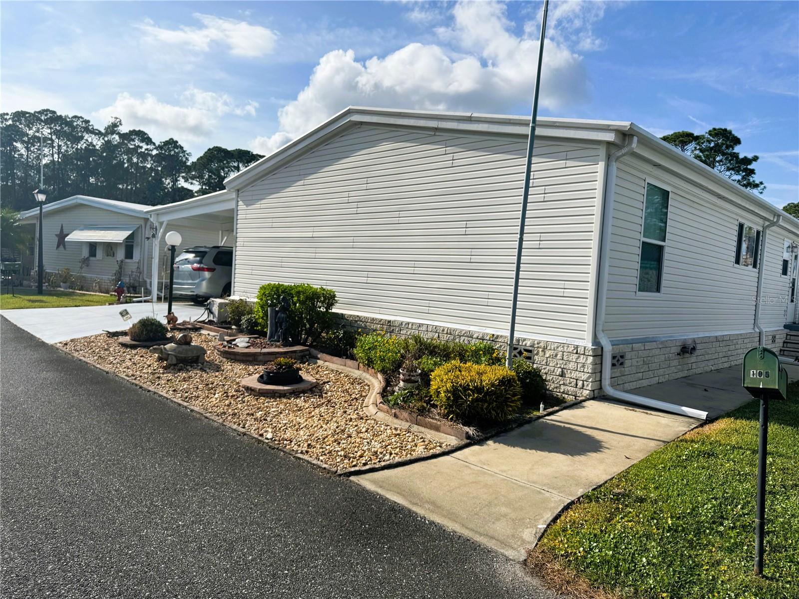 Image 5 of 65 For 107 Hibiscus Way