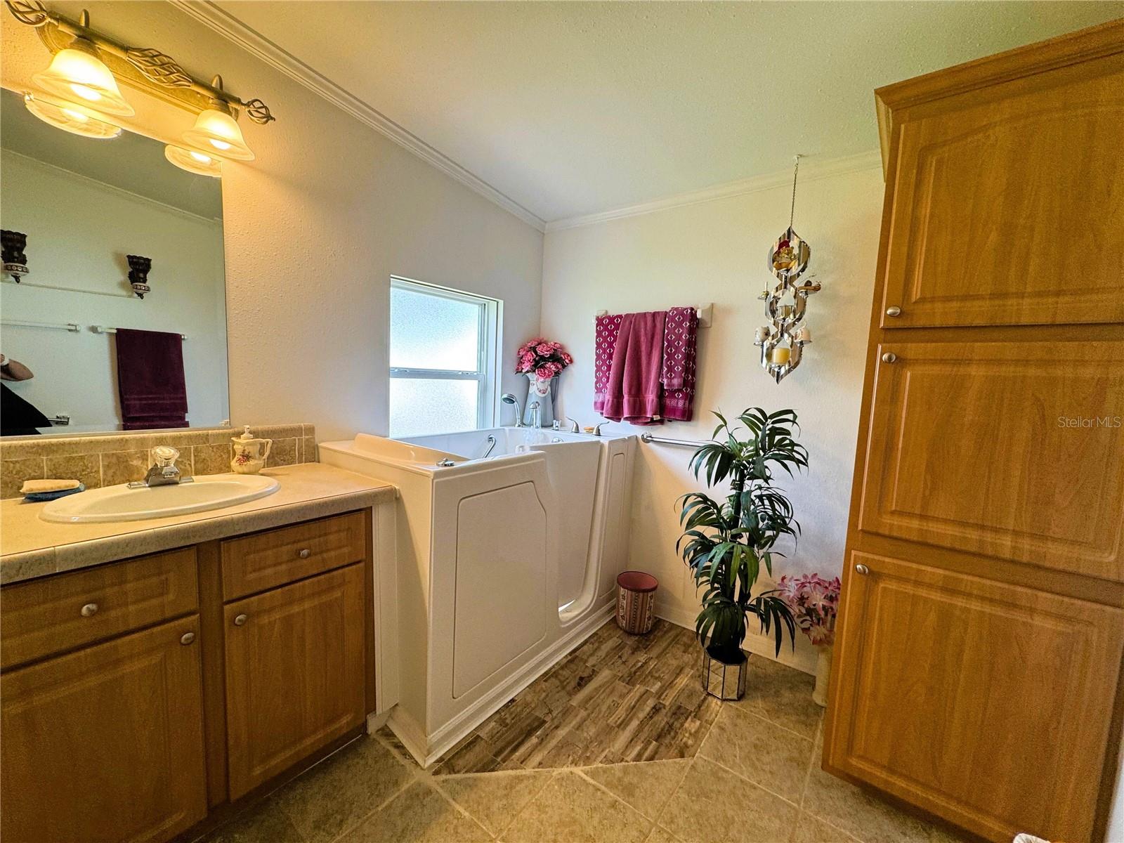 Image 50 of 65 For 107 Hibiscus Way