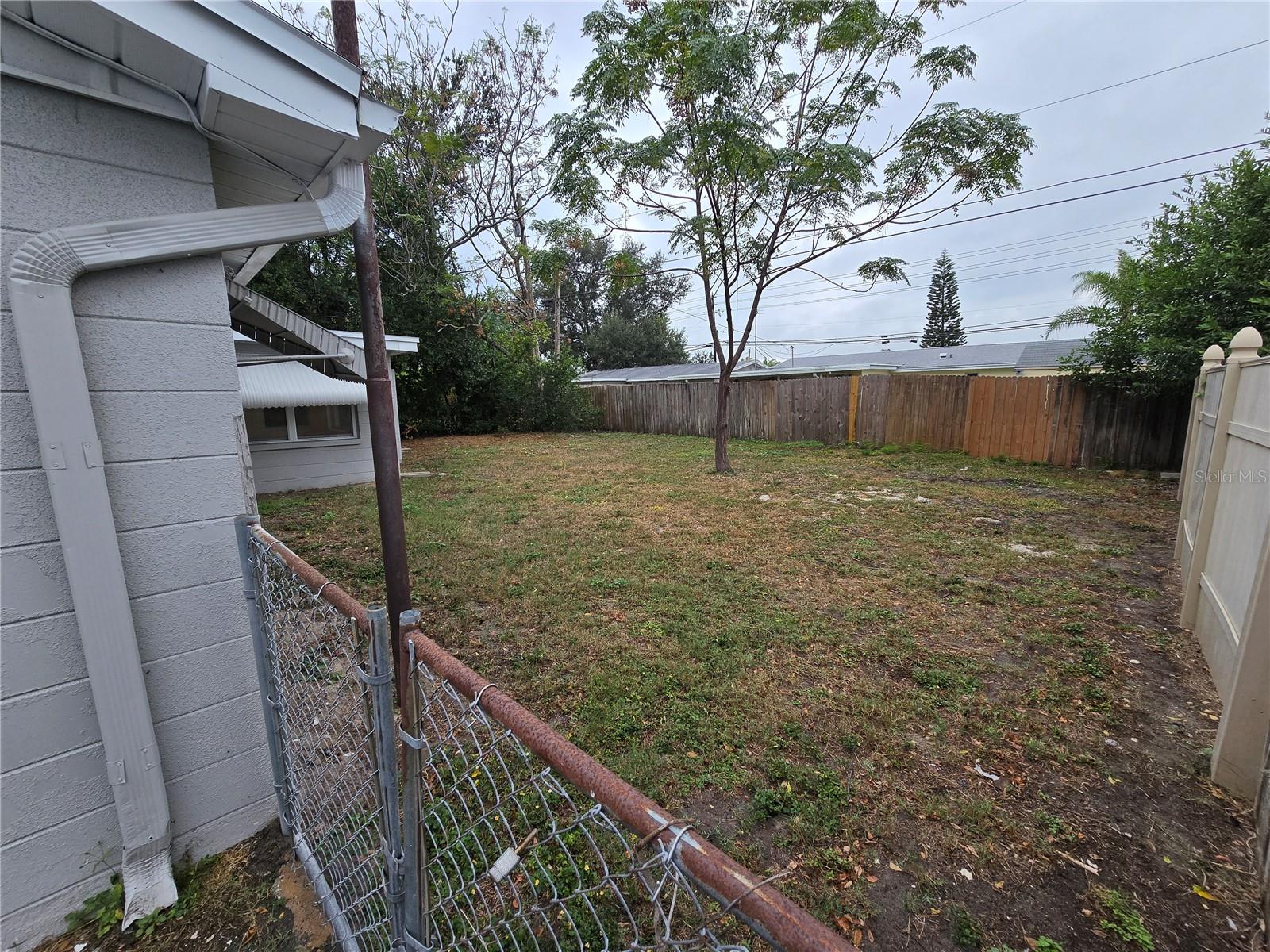 Image 26 of 29 For 4725 Blossom Drive