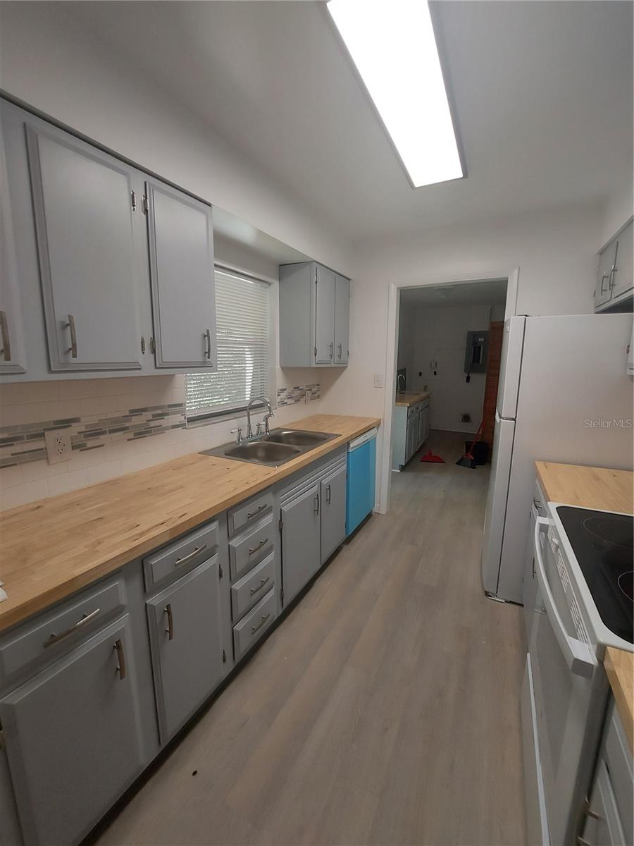 Image 14 of 41 For 253 Blue Lake Avenue