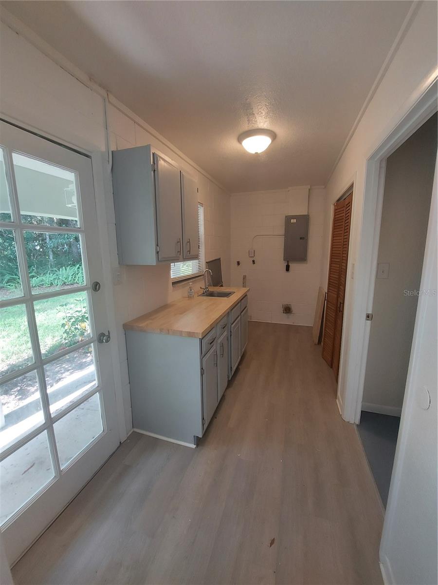 Image 17 of 41 For 253 Blue Lake Avenue