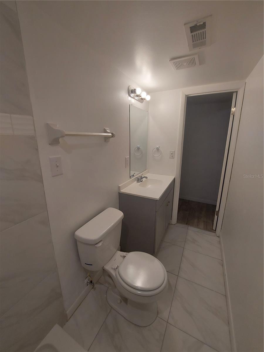 Image 25 of 41 For 253 Blue Lake Avenue