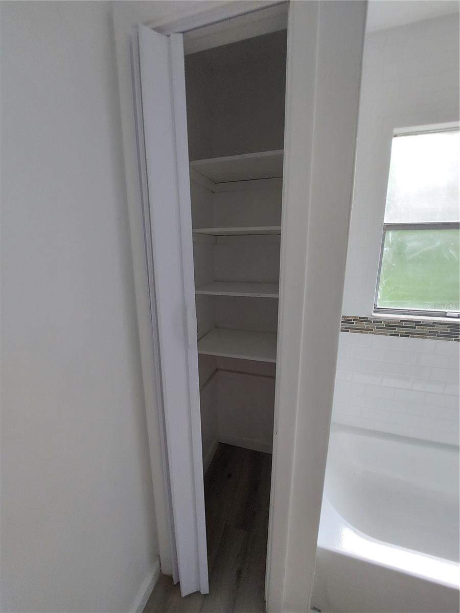 Image 31 of 41 For 253 Blue Lake Avenue