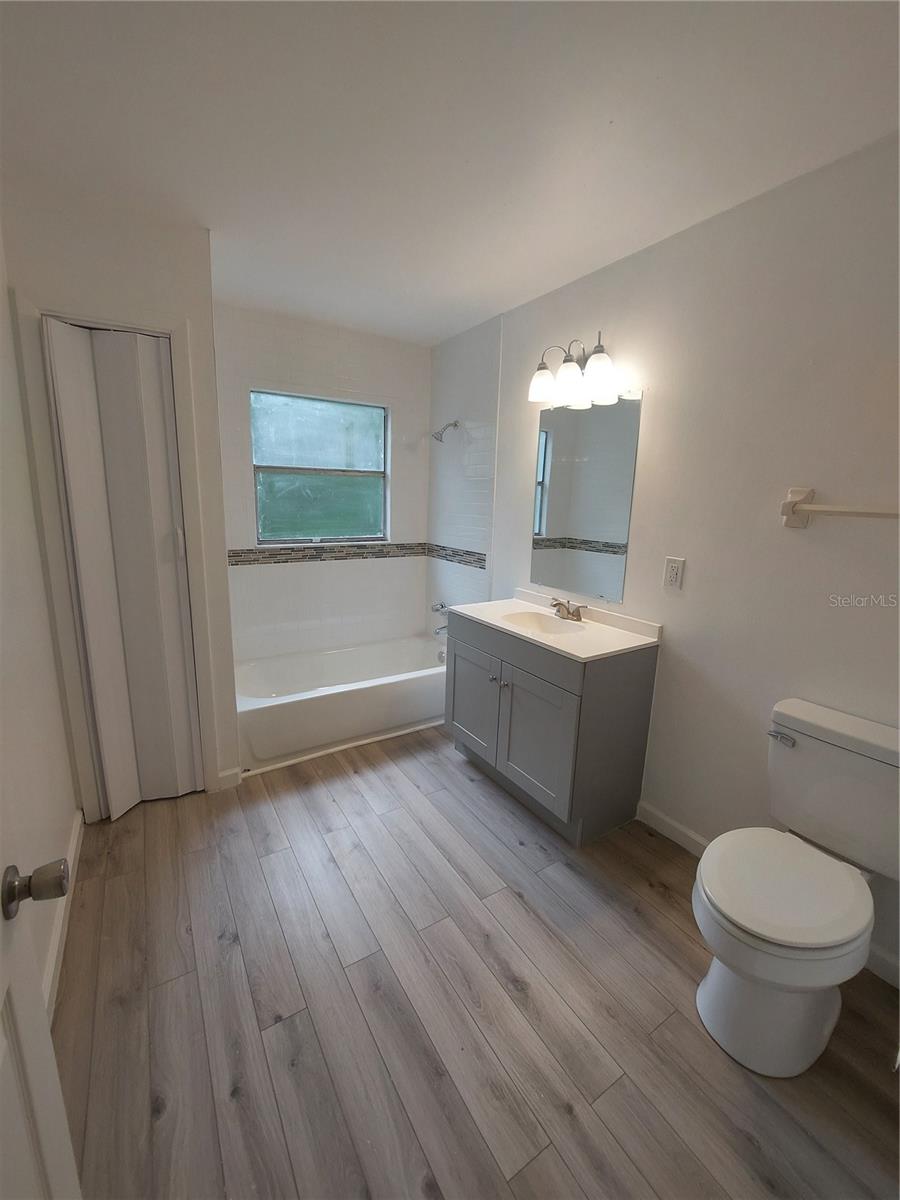 Image 32 of 41 For 253 Blue Lake Avenue