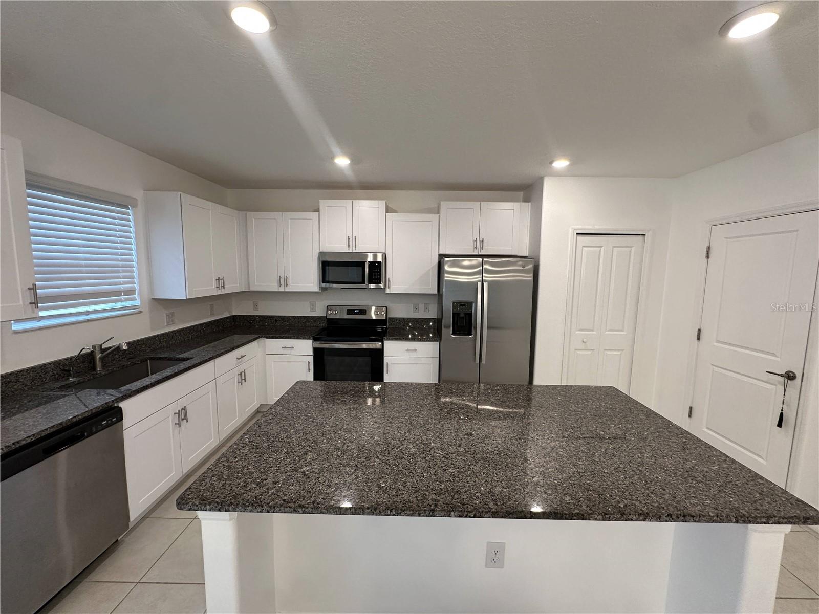 Image 5 of 19 For 1742 Red Loop