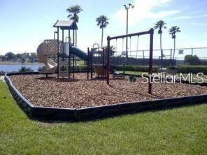 Image 12 of 16 For 125 Water Front Way 200