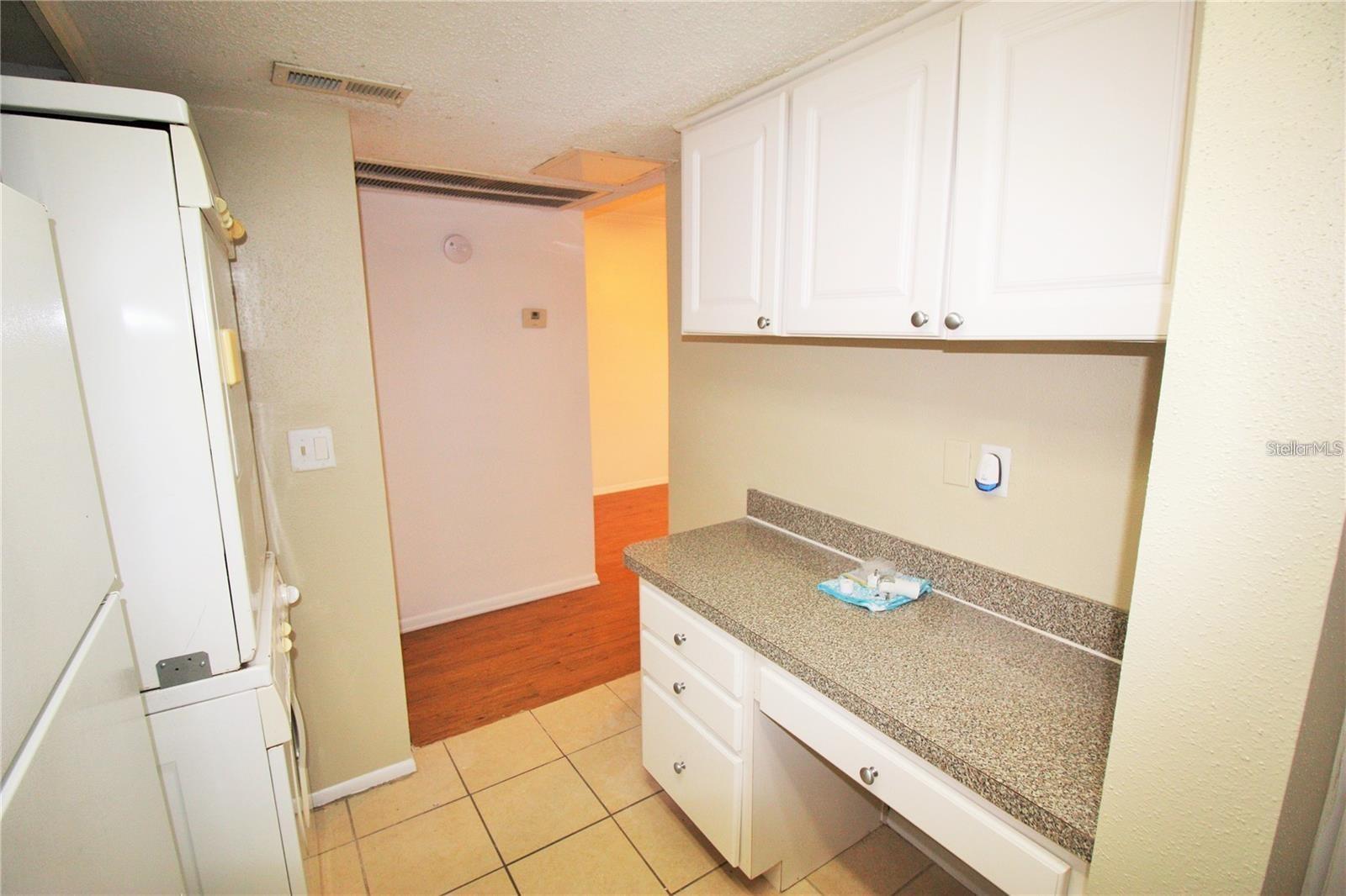 Image 3 of 16 For 125 Water Front Way 200