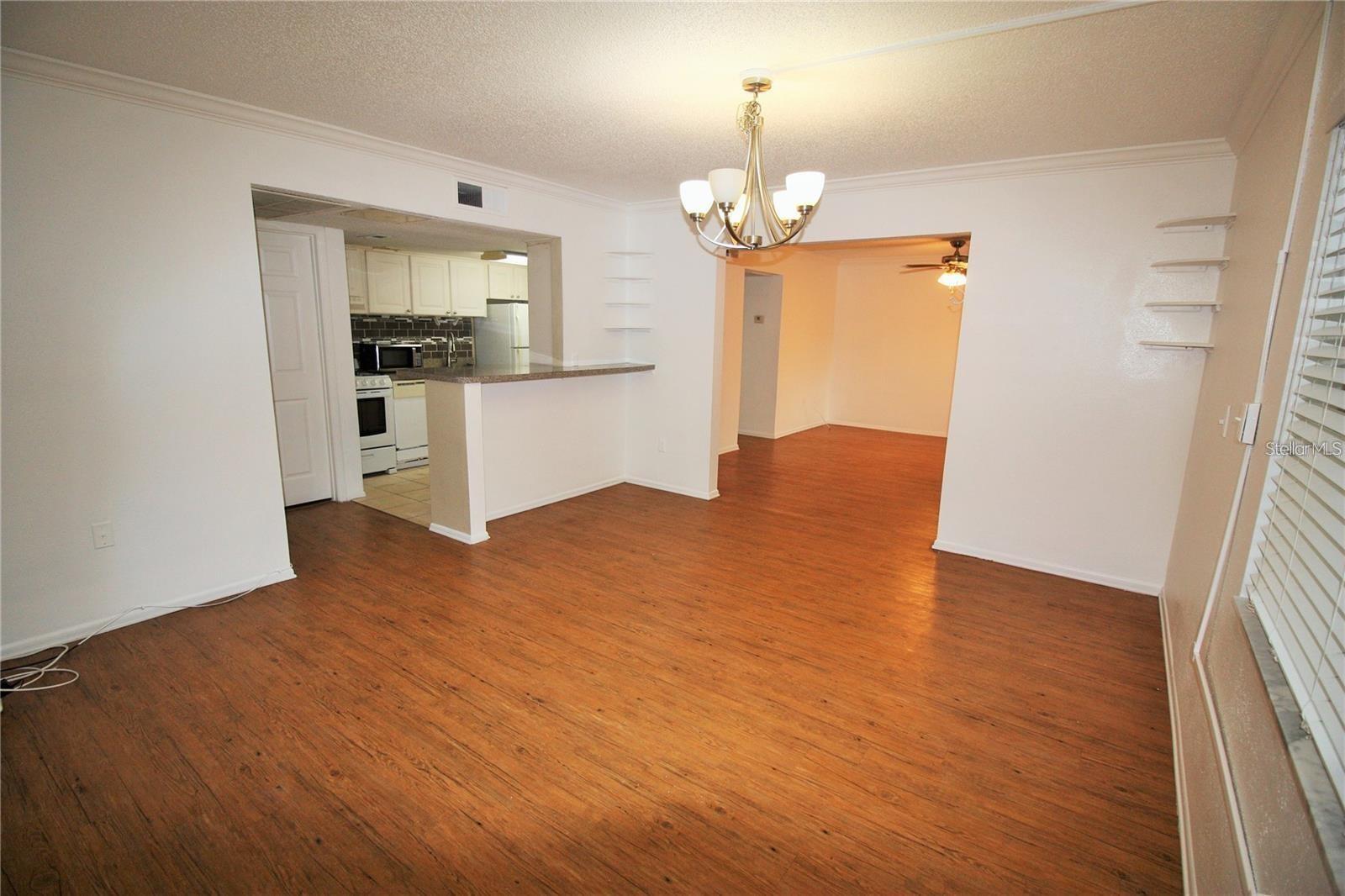 Image 4 of 16 For 125 Water Front Way 200