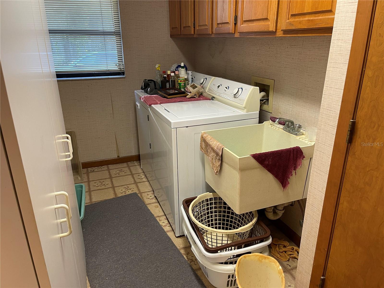 Image 29 of 30 For 3664 Walden Pond Drive