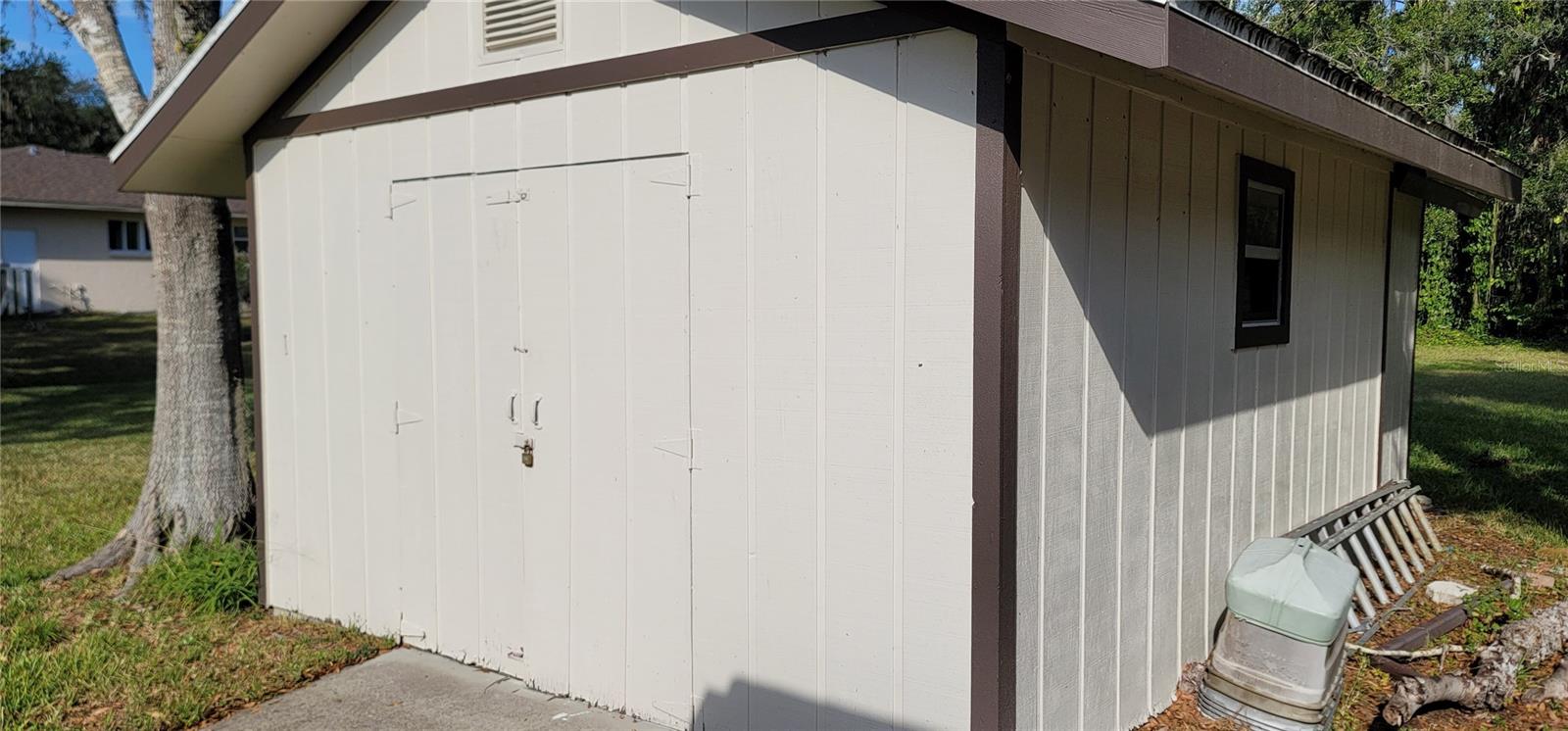 Image 6 of 30 For 3664 Walden Pond Drive