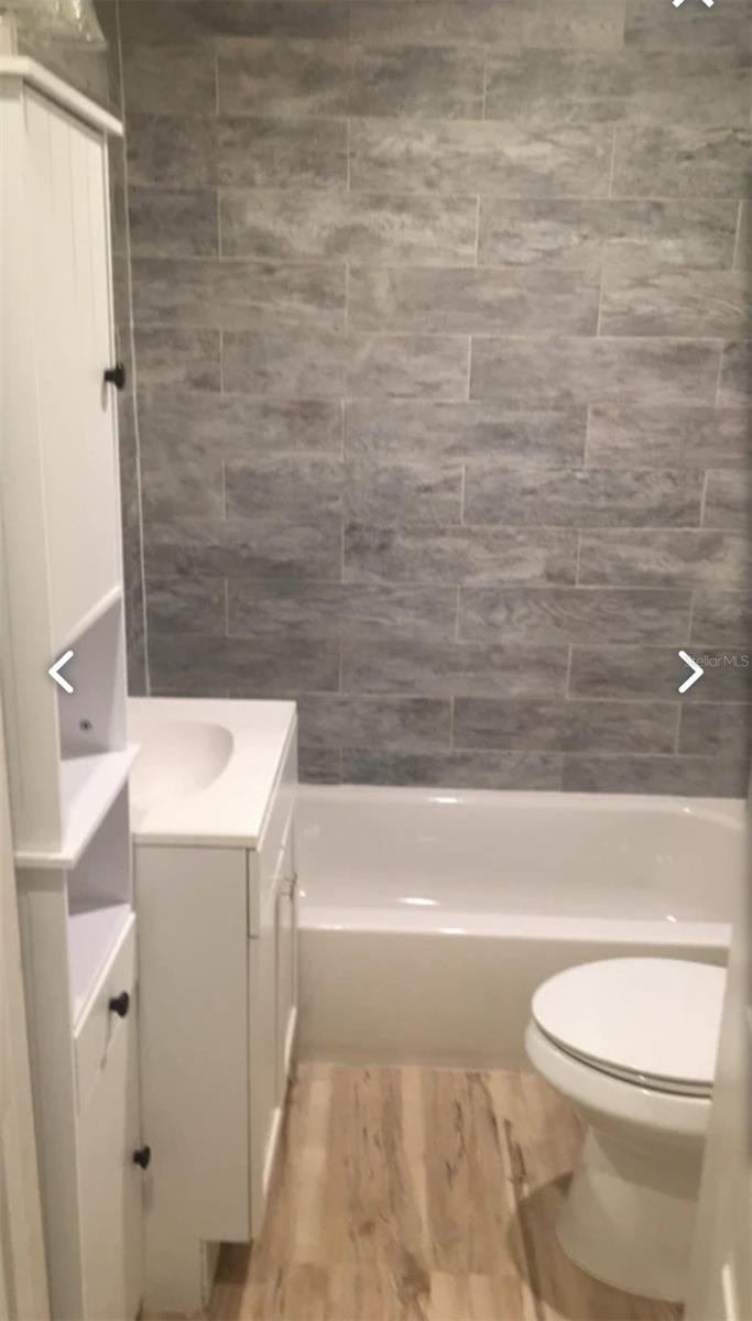 Image 6 of 14 For 1033 Neville Avenue