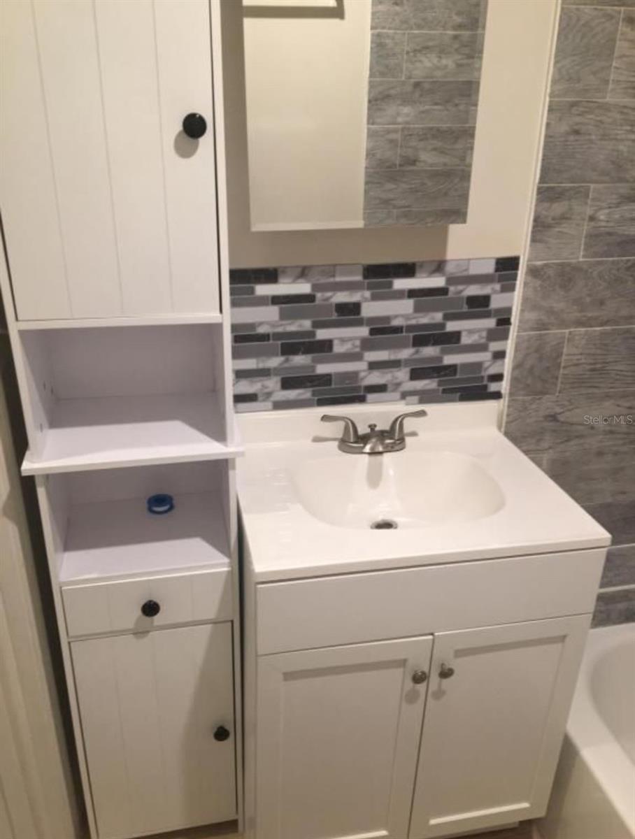 Image 7 of 14 For 1033 Neville Avenue