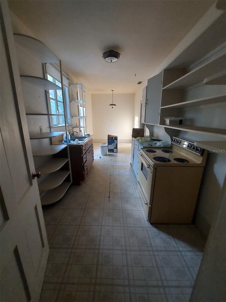 Image 18 of 58 For 251 Blue Lake Avenue