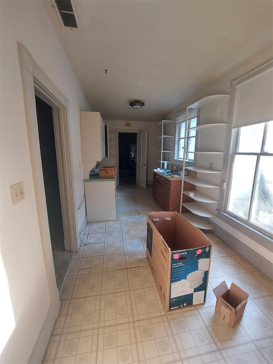 Image 19 of 58 For 251 Blue Lake Avenue