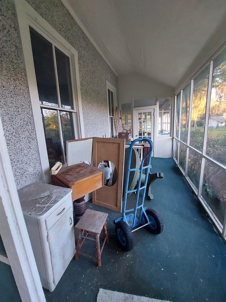 Image 29 of 58 For 251 Blue Lake Avenue