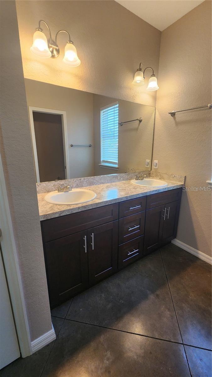 Image 5 of 9 For 2924 Whispering Trails Drive