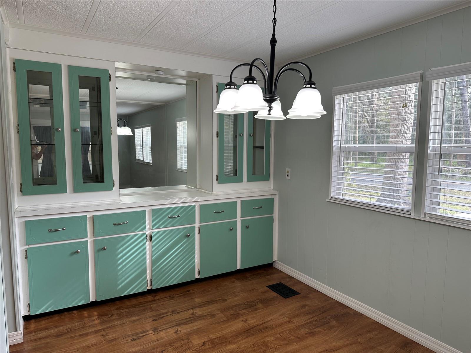 Image 7 of 37 For 24007 River Road