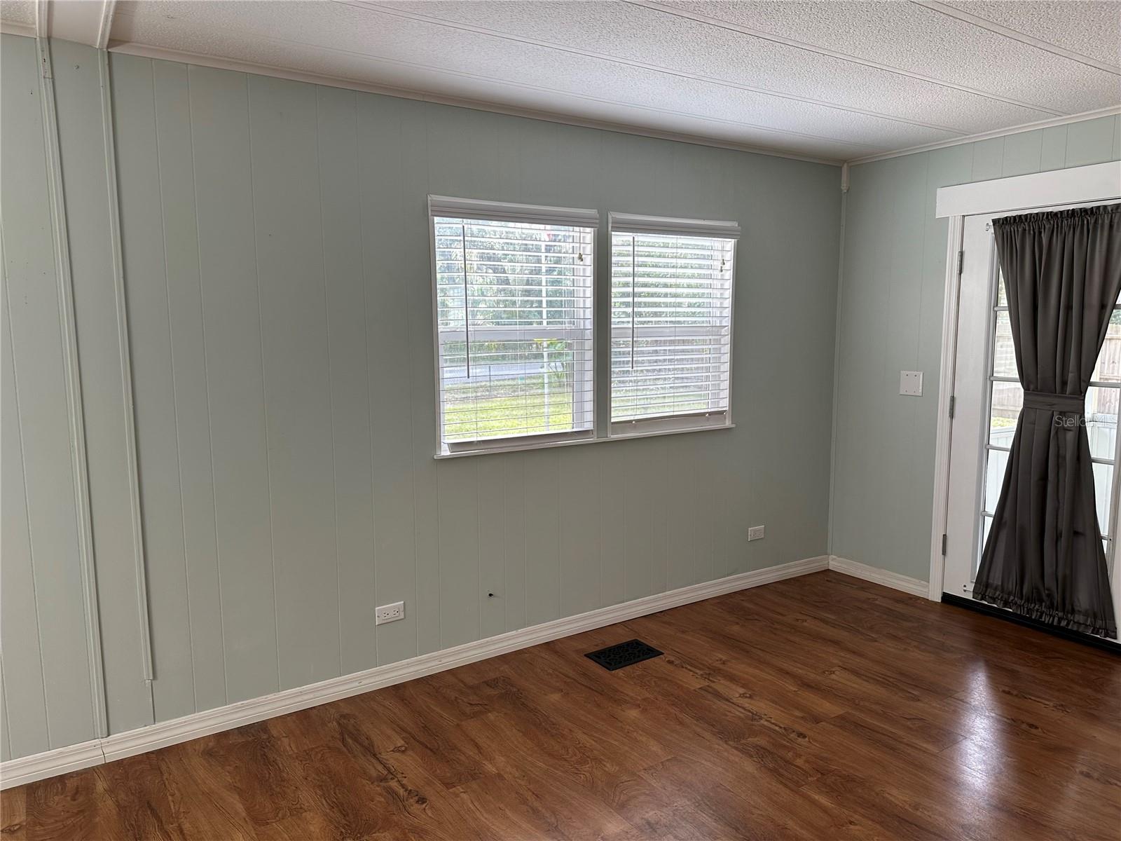 Image 9 of 37 For 24007 River Road