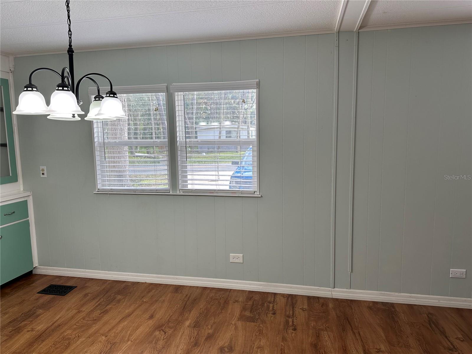 Image 10 of 36 For 24007 River Road