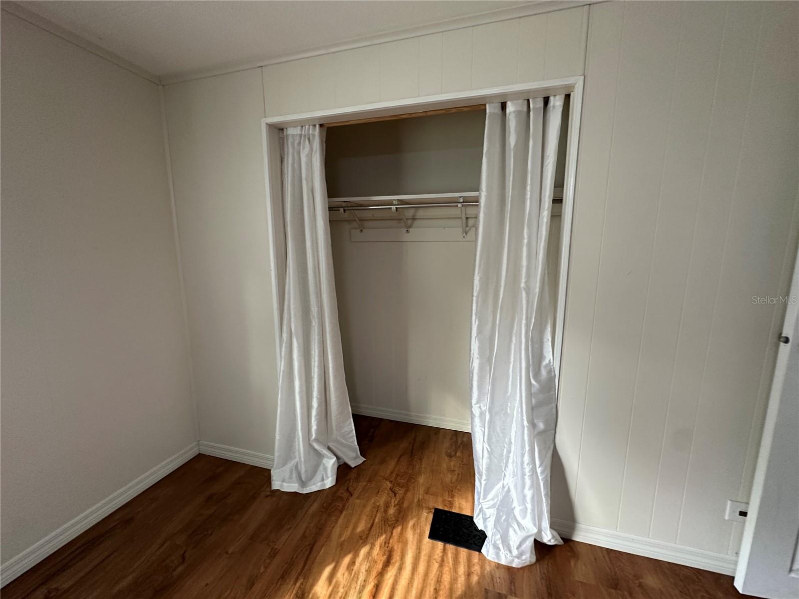 Image 15 of 36 For 24007 River Road