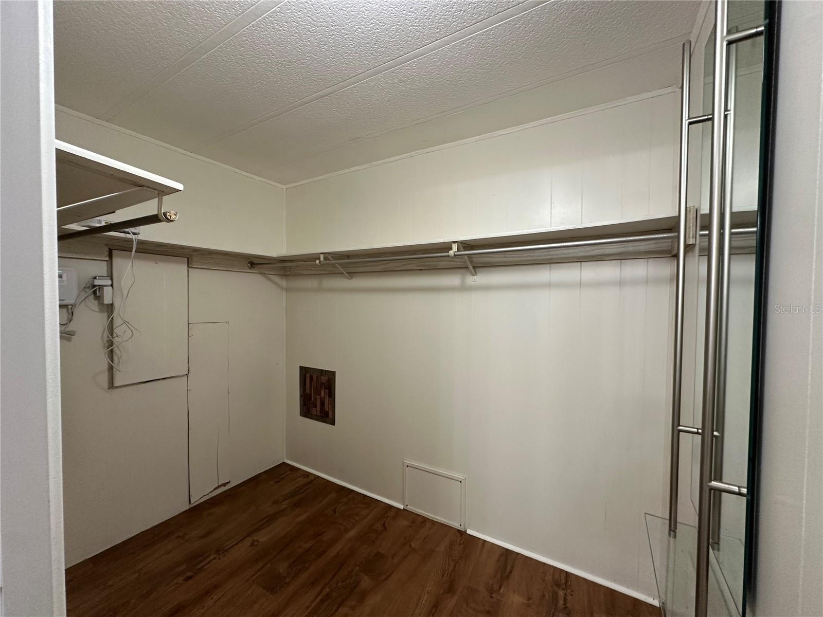 Image 22 of 36 For 24007 River Road