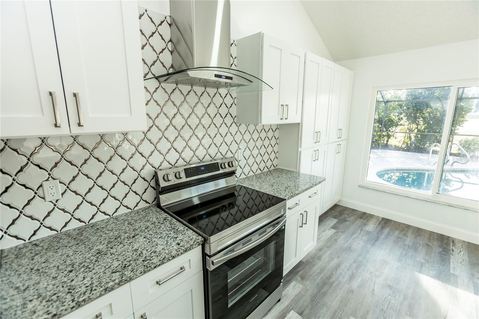 Image 10 of 27 For 6112 Silver Oaks Drive