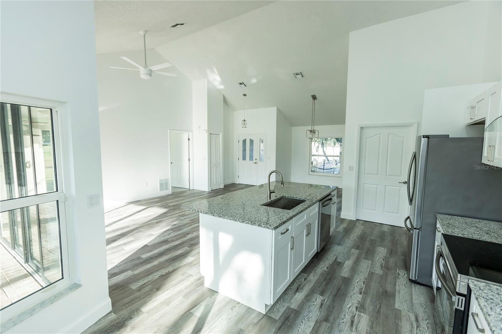 Image 11 of 27 For 6112 Silver Oaks Drive