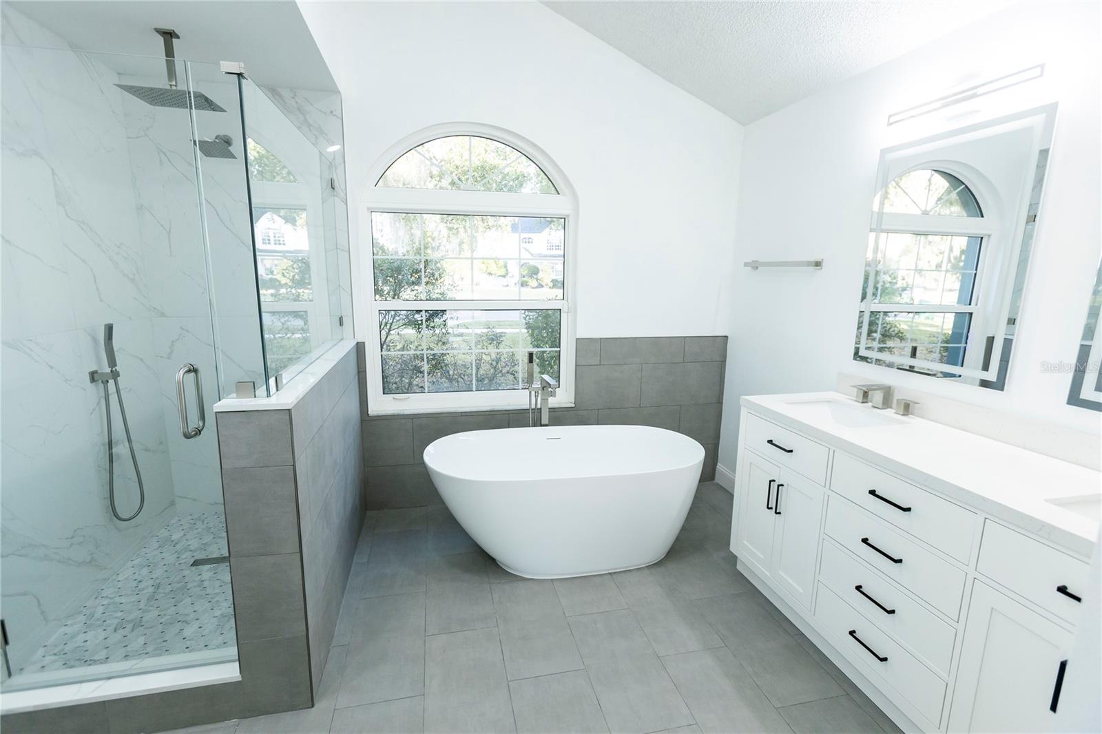 Image 14 of 27 For 6112 Silver Oaks Drive