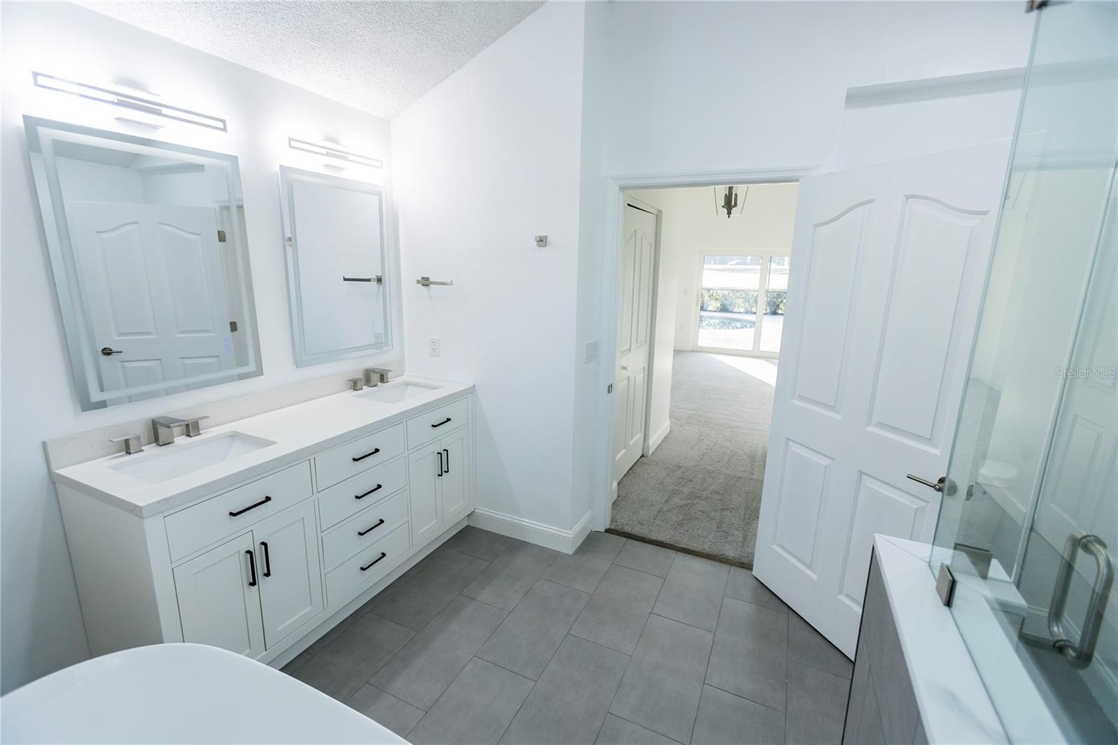 Image 15 of 27 For 6112 Silver Oaks Drive