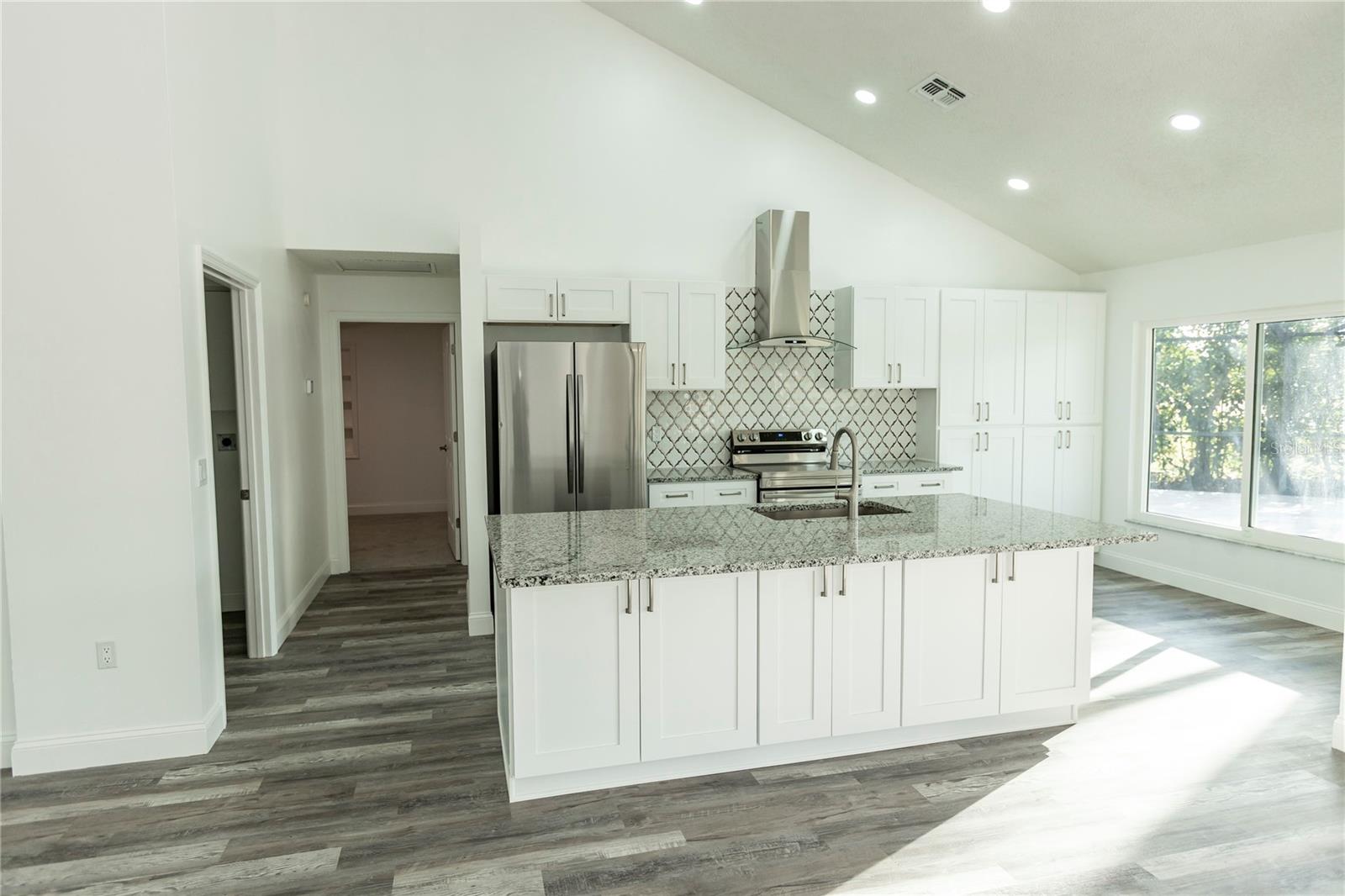 Image 8 of 27 For 6112 Silver Oaks Drive