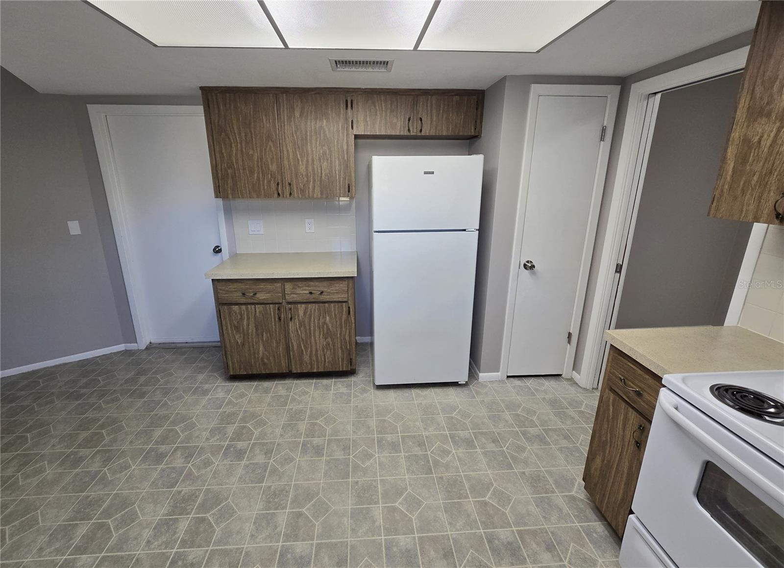 Image 18 of 39 For 7415 Chairman Court