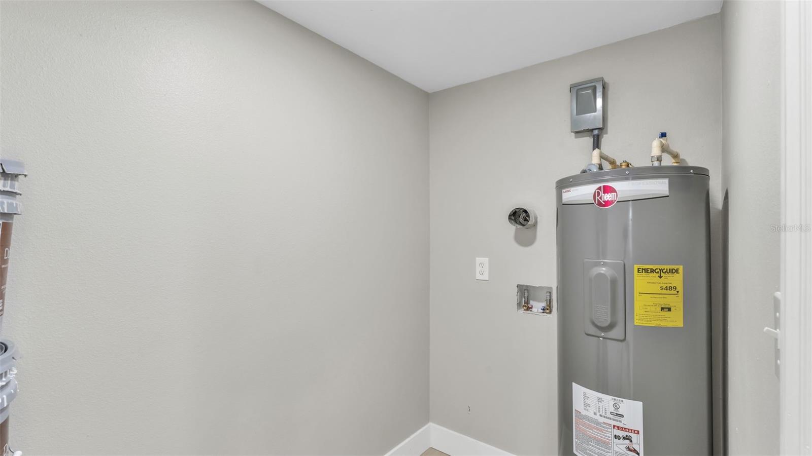 Image 14 of 29 For 2211 Azalea Court