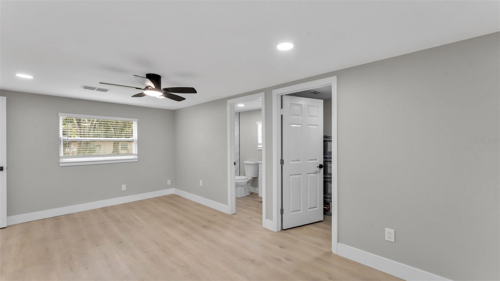 Image 16 of 29 For 2211 Azalea Court