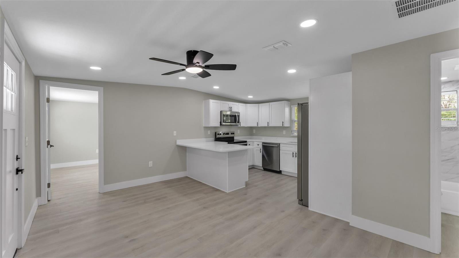 Image 20 of 29 For 2211 Azalea Court