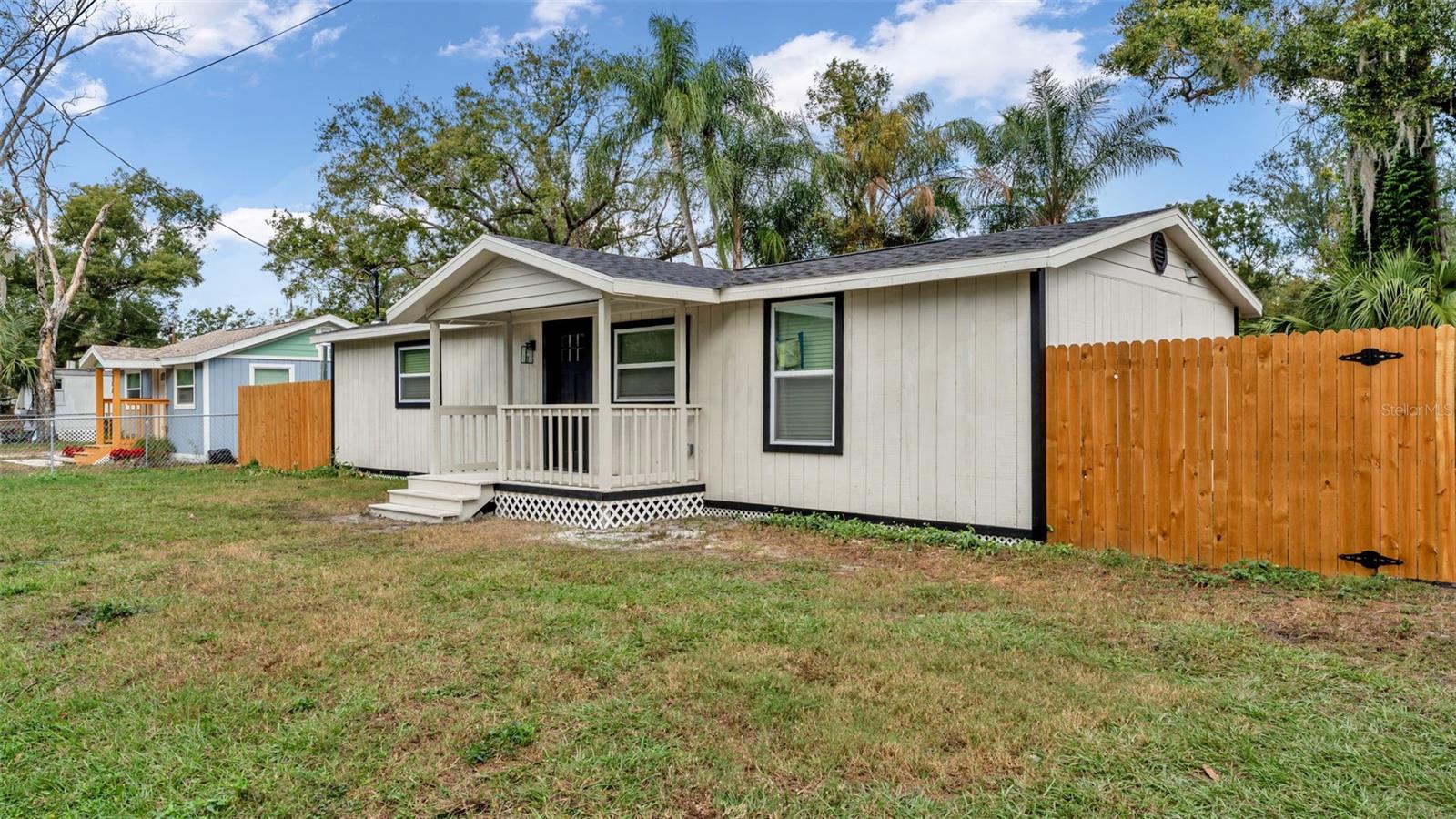 Image 7 of 29 For 2211 Azalea Court