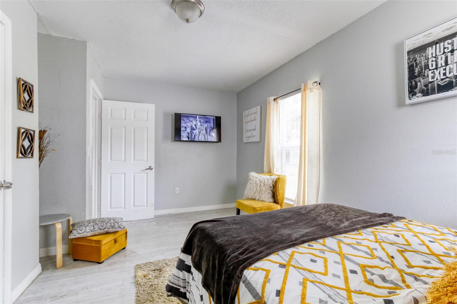 Image 7 of 9 For 685 Sears Avenue Ne 2