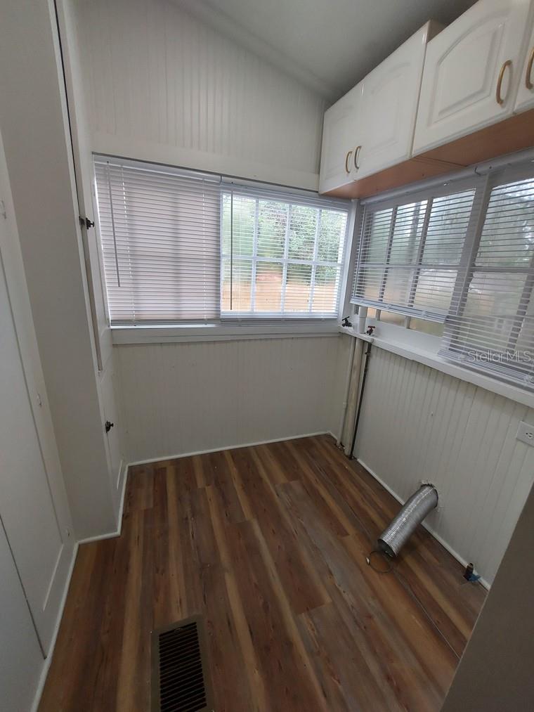 Image 10 of 24 For 616 Howry Avenue