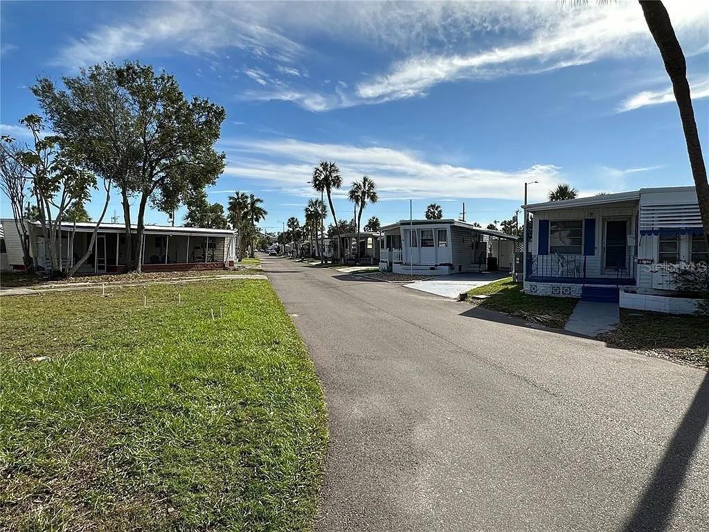 Image 2 of 6 For 4851 Gandy Boulevard B5l37