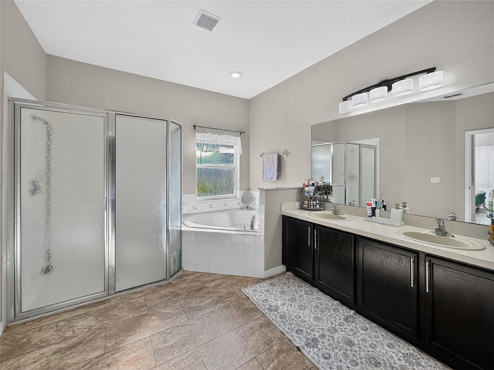 Image 20 of 39 For 3523 Forest Park Drive