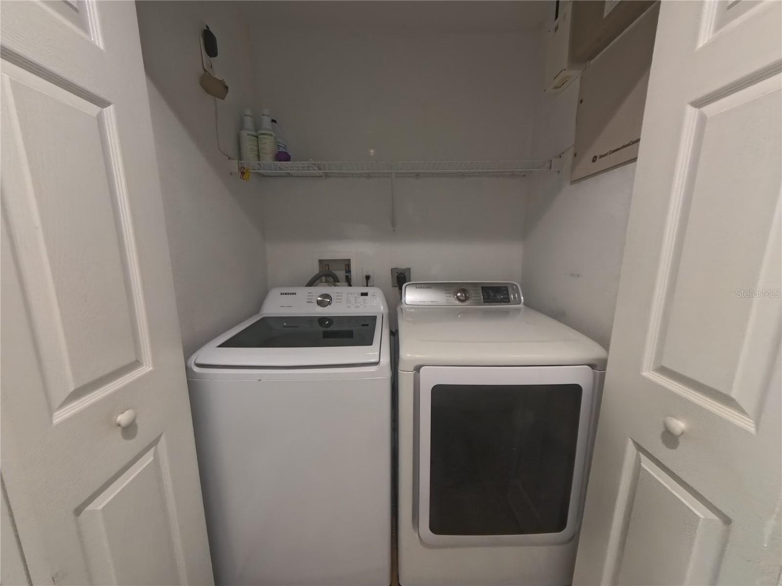 Image 12 of 18 For 215 Glowing Peace Lane 86